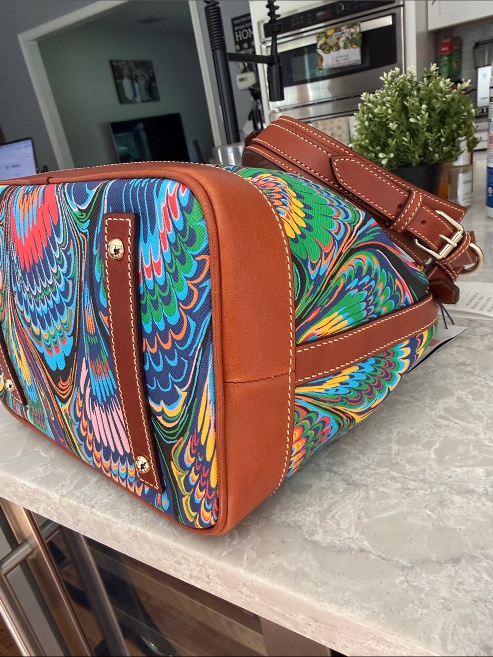 Dooney & Bourke Plumes Drawstring shoulder bag - Picture 4 of 7